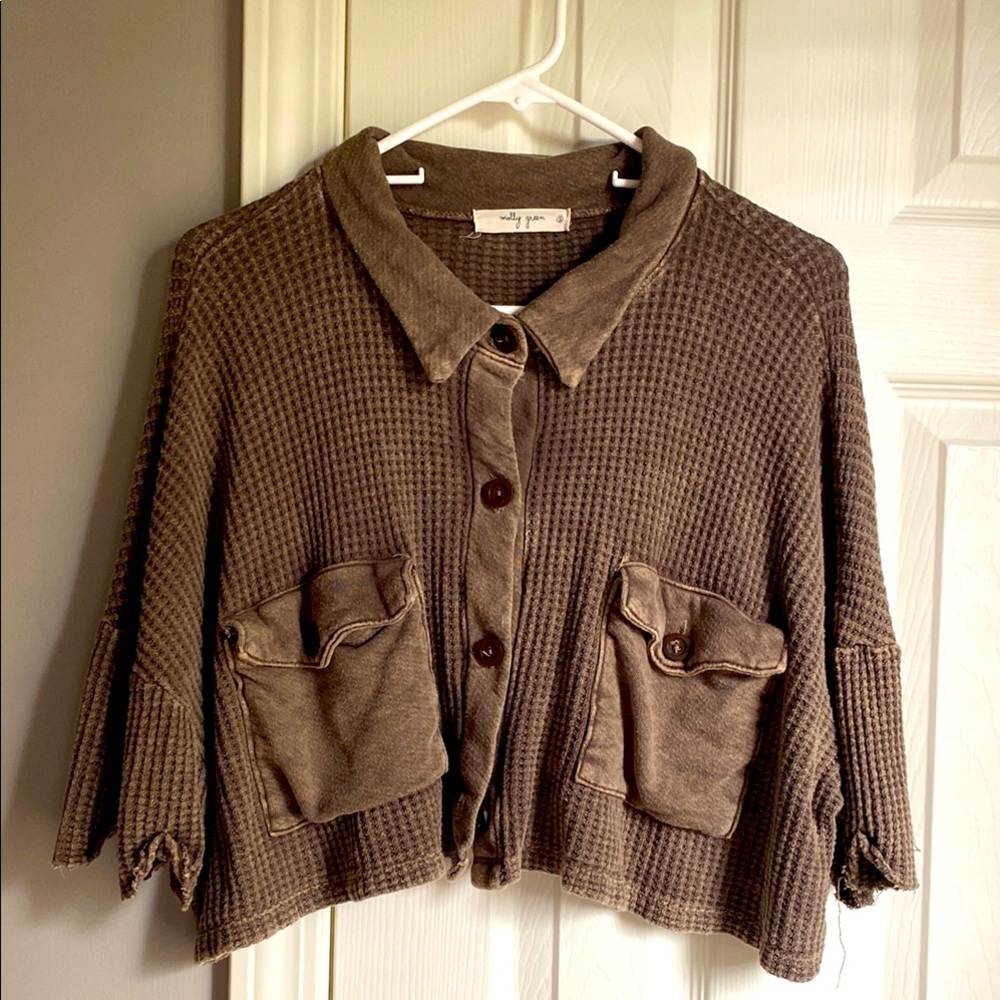 EUC - Molly Green Cozy Brown Waffle Knit Cropped Shirt